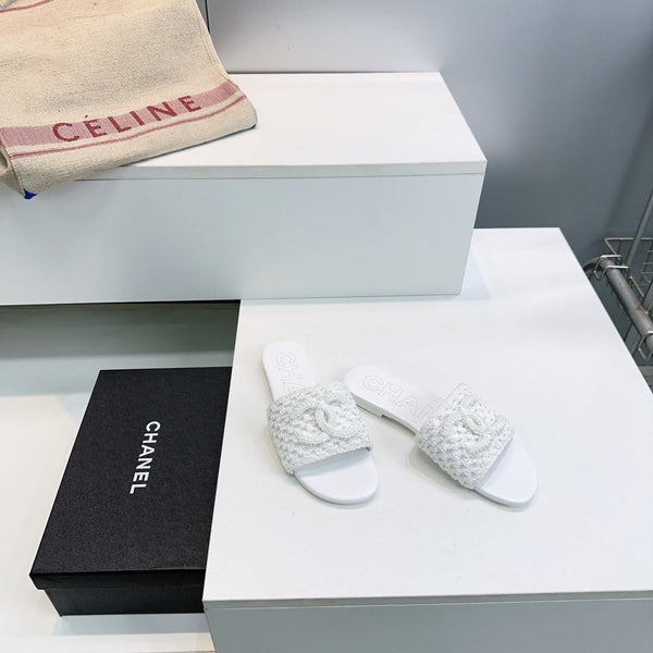 CC Flat Sandals White Knitted Sheepskin 628644