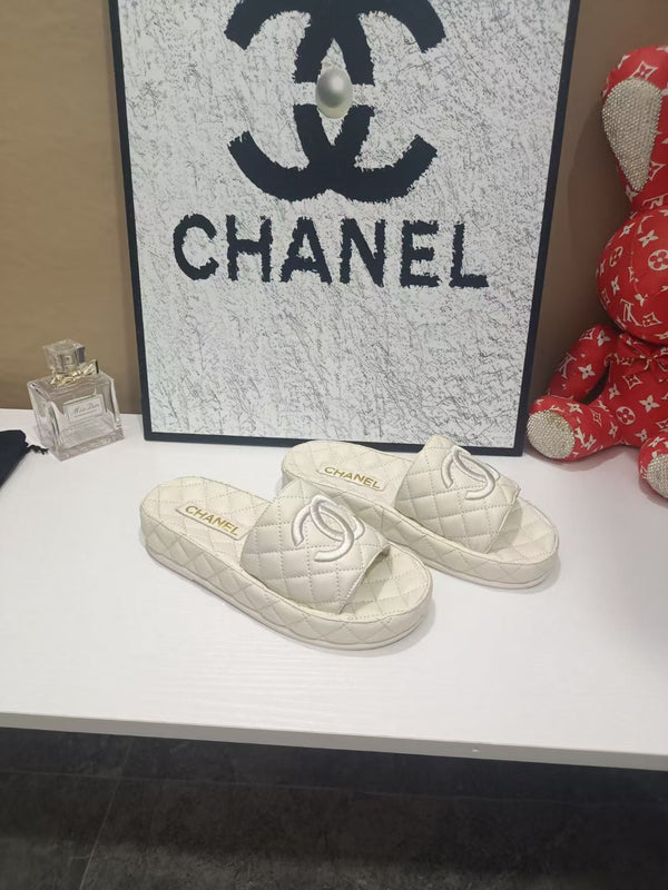 CC 26s Quilted Slide Sandals In White Calfskin