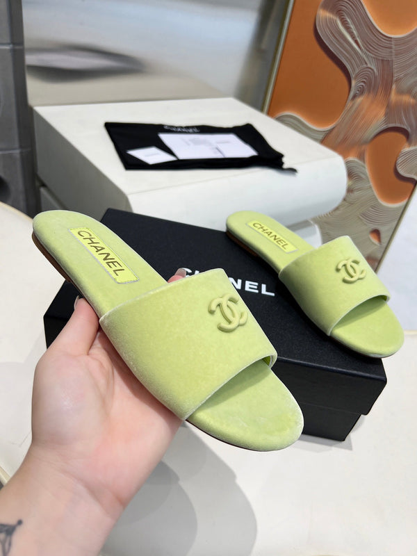CC 26s Slide Light Green Velvet 684906