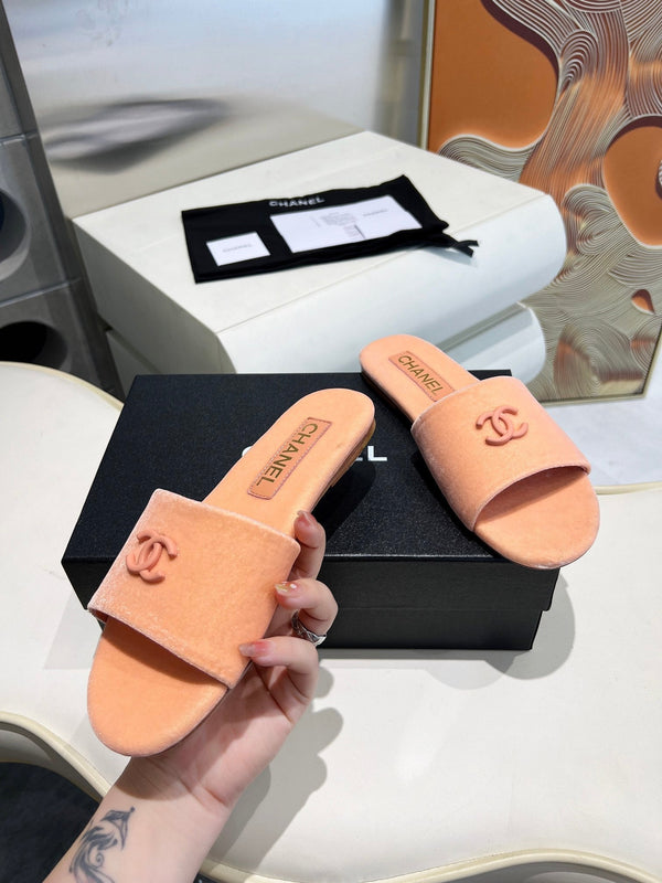 CC 26s Slide Light Pink Velvet 684907