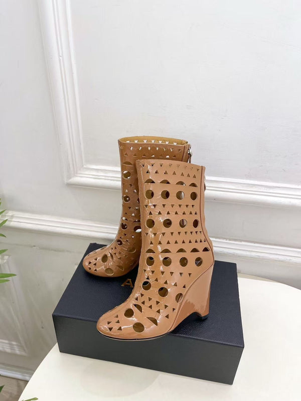 Alaïa Vienne Low-Cut Wedge Boots 90mm Brown Suede Perforated