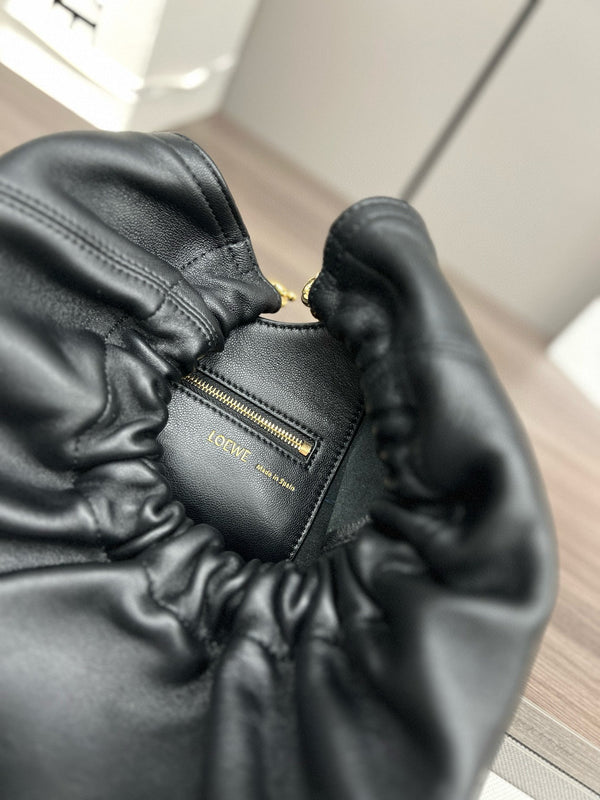 Loew Squeeze Hobo Bag 24cm Black Lambskin Ghw
