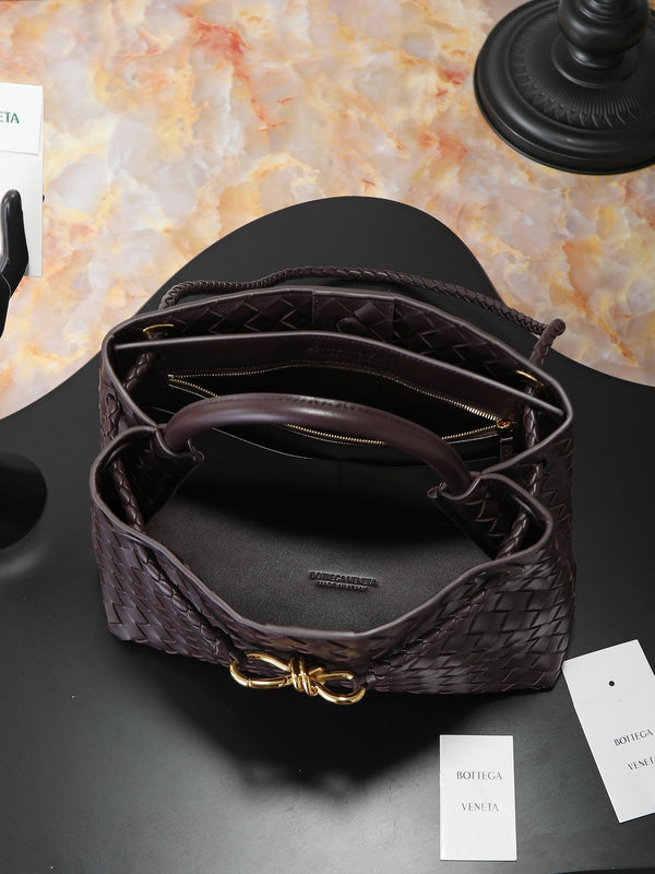 BV MEDIUM ANDIAMO 32CM DARK BROWN CHOCOLATE LAMBSKIN