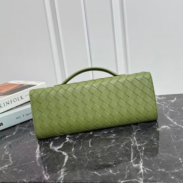 Bottega Veneta 2026 Andiamo Clutch 31cm Green Leather