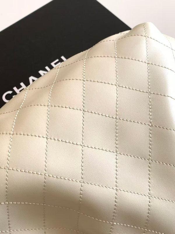 CC 26 Pouch Large 32cm White Tortoiseshell Lambskin