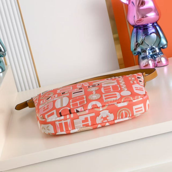 HM Sursoie To Go Pouch 22.5CM Orange Swift Canvas