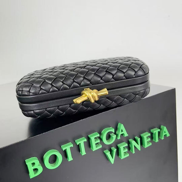Bottega Veneta 2026 Knot Clutch 20cm Black Lambskin