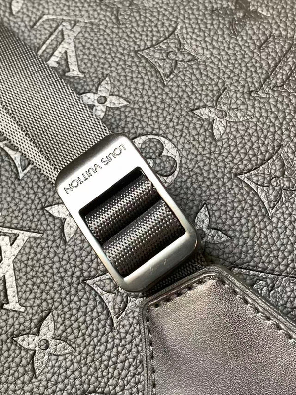 LV M55699 Christopher MM Backpack Black Cowhide
