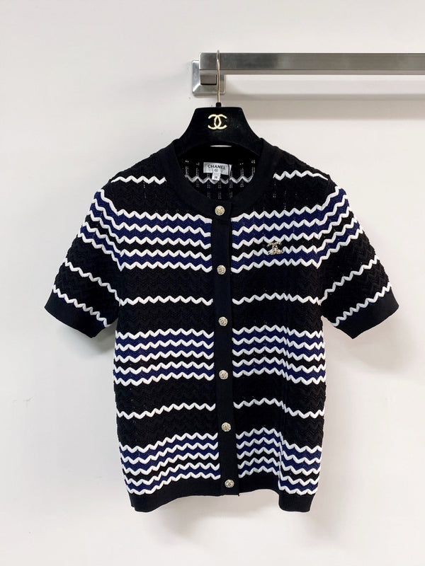 Chanel Two-Tone Cardigan Short-sleeved Shirt in Viscose