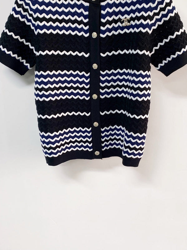 Chanel Two-Tone Cardigan Short-sleeved Shirt in Viscose