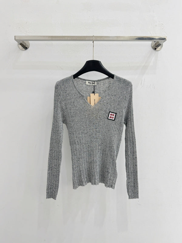 Miu Logo Patch V-Neck Sweater Wool 791168