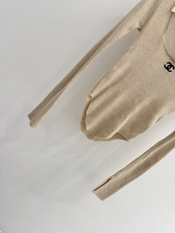 CC Collared Knit Top Embroidered Logo Beige Wool 801954
