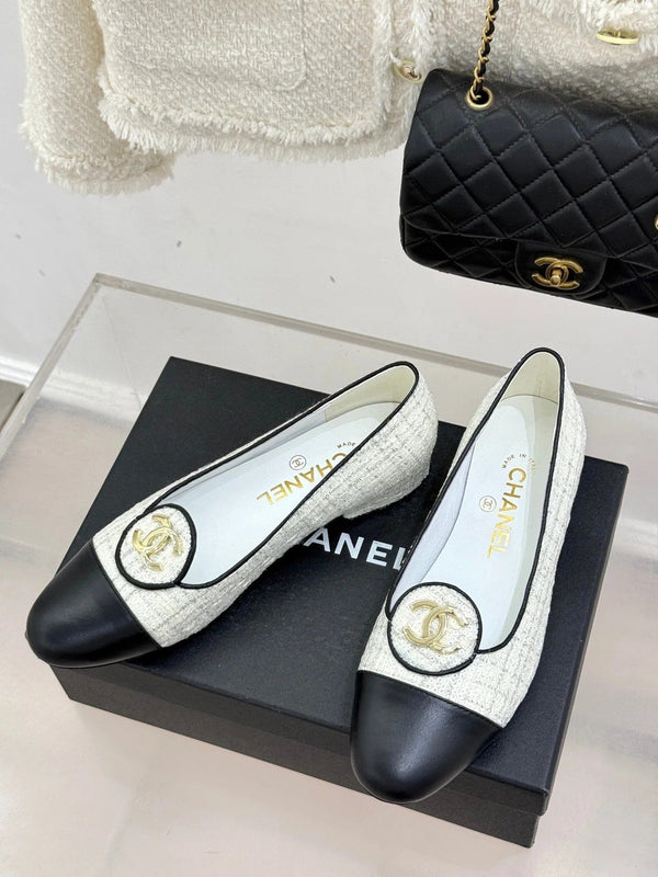 CC 2026 Loafers Sequined Fabric Sheepskin Gold Logo