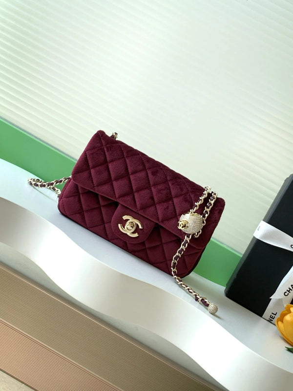 CC 2026 Pearl Crush Rectangular Flap 20cm Velvet Leather