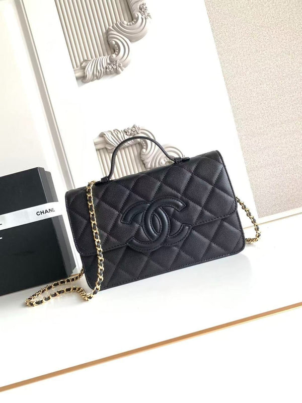 CC 2026 Flap Bag 24cm Pebbled Calfskin