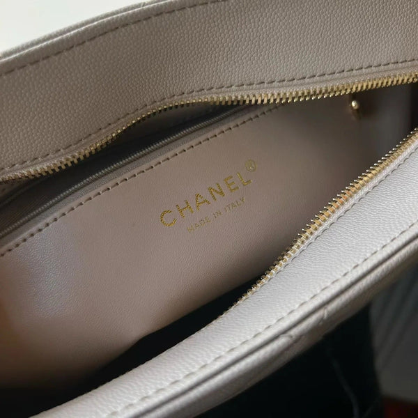 CC 2026 Medallion Tote Bag 30cm Light Grey Caviar Cowhide