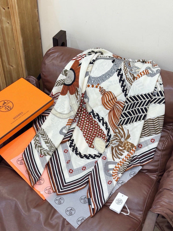 HM 26s Printed Square Scarf 135 In Cashmere And Silk 307243