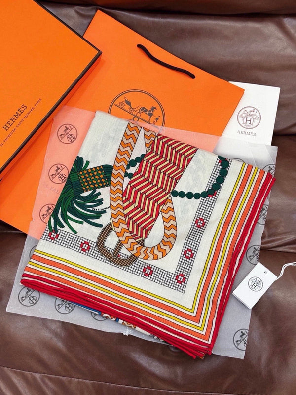 HM 26s Printed Square Scarf 135 In Cashmere And Silk 307246