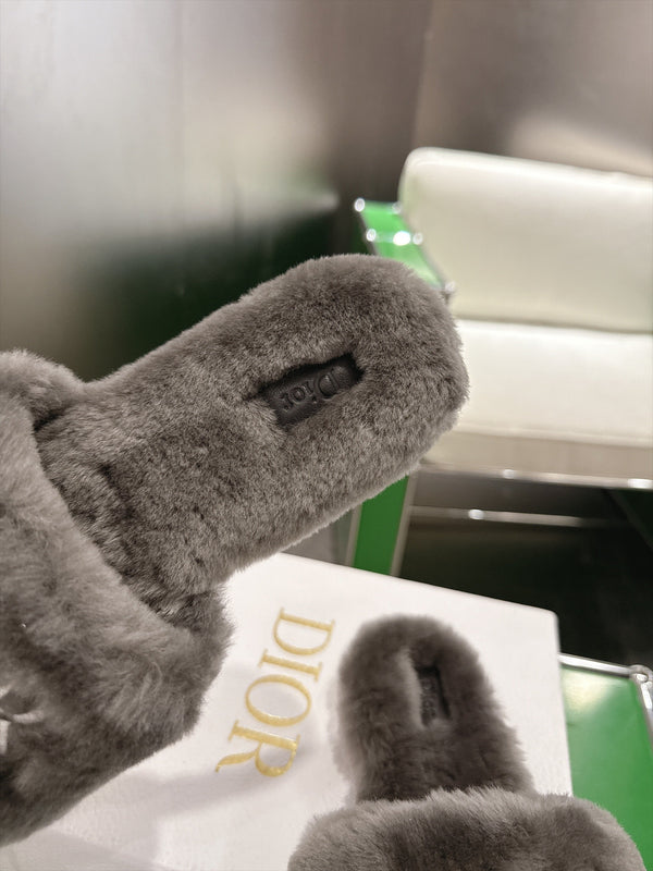 CD 26s Slippers Grey Fur 999417