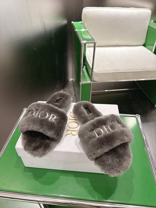 CD 26s Slippers Grey Fur 999417