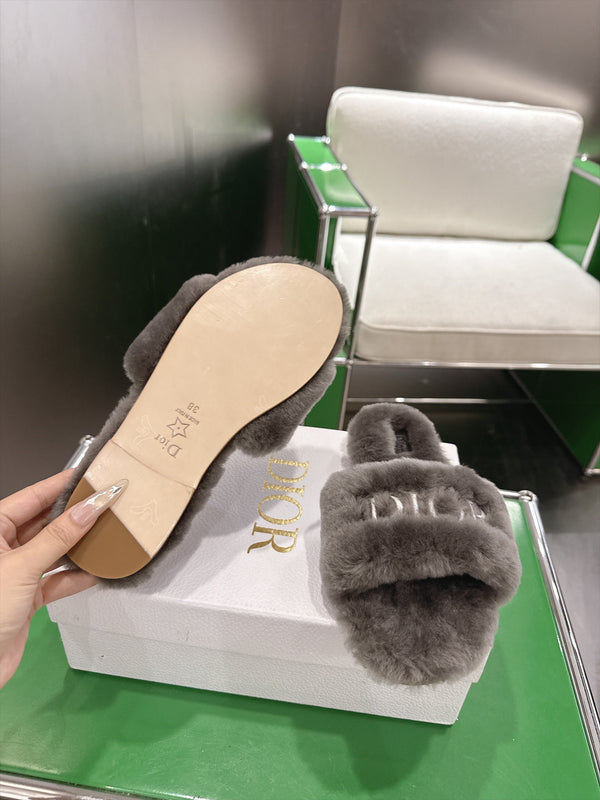 CD 26s Slippers Grey Fur 999417