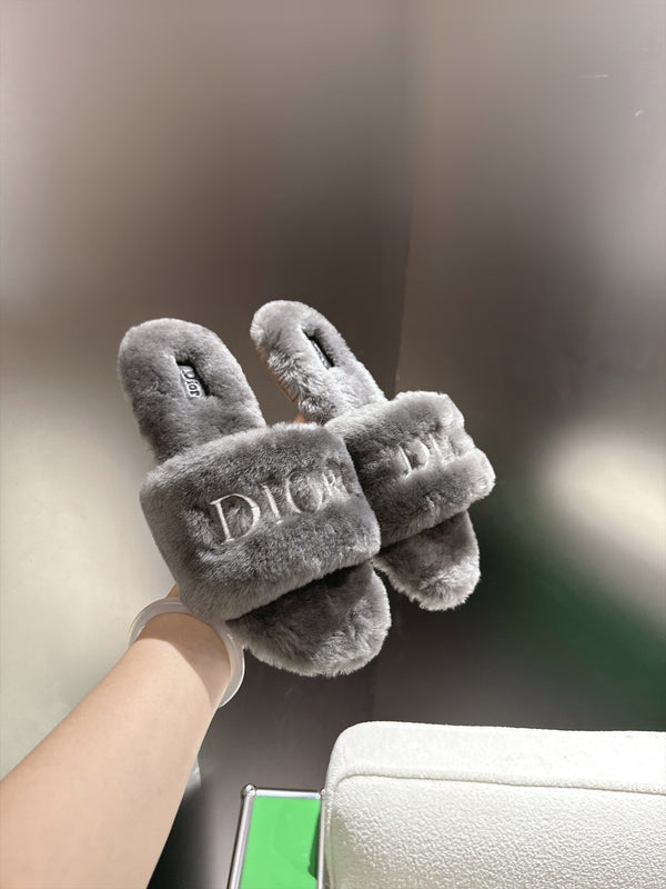 CD 26s Slippers Grey Fur 999417