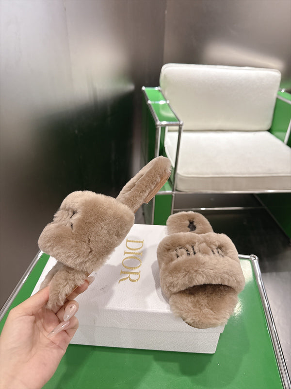 CD 26s Slippers Brown Fur 999422