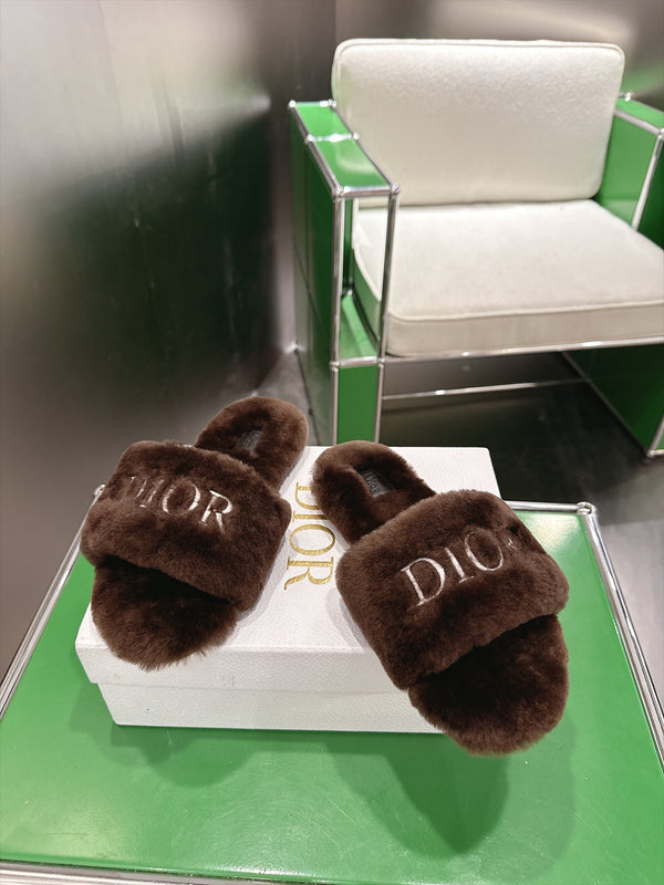 CD 26s Slippers Coffee Fur 999420