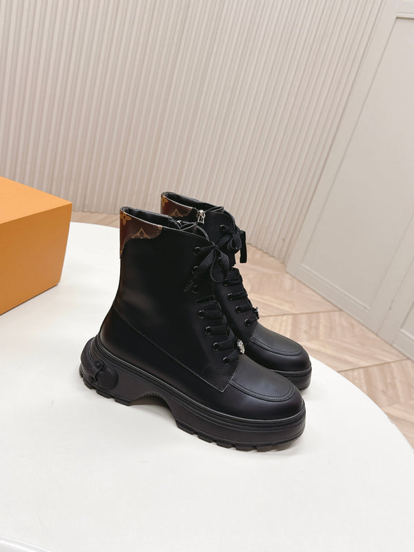 LV 2026 Laureate Platform Desert Boot Black Calfskin 595451