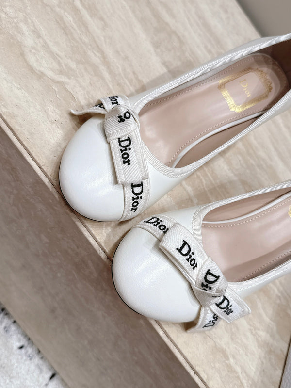 CD 26s Block Heel Pumps 7cm Off White Leather 121650