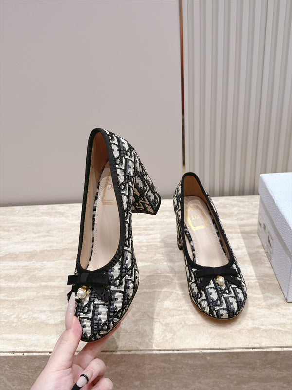 CD 26s Block Heel Pumps 7cm White Black Oblique Canvas 121657