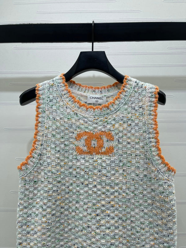 CC 26s Color-Blocked Woven Crew Neck Knit Vest 344117