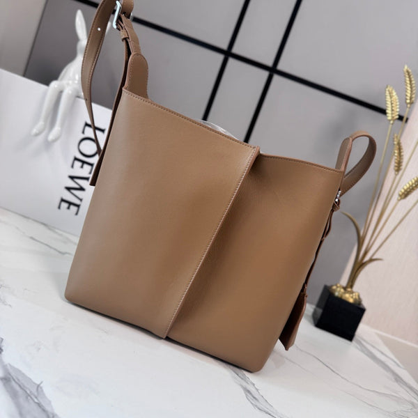 Loew Large Bilbao Bucket Brown Smooth Calfskin 289322