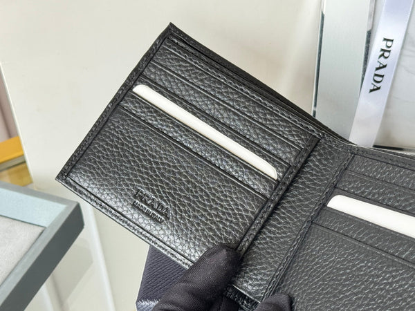 Pra 2M0513 Wallet 11cm Black lychee-grained cowhide HW