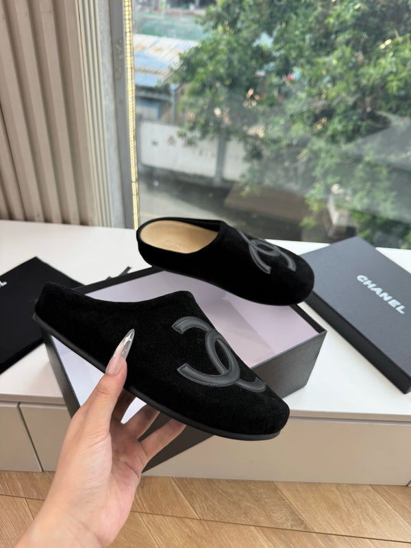CC 26s Mules Black Suede 967490