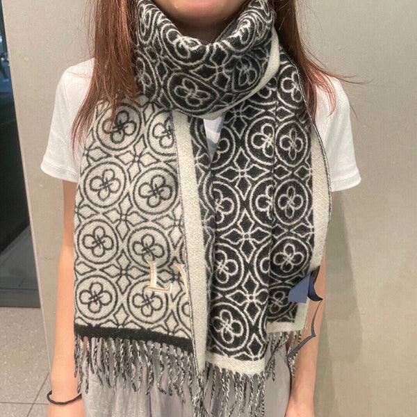 LV 25s Scarf 200cm Black White Woolen 973137