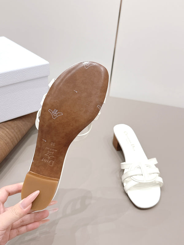 CD 26s D-Club Sandal 4.5cm White Calfskin 738244