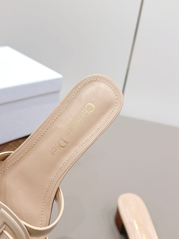 CD 26s D-Club Sandal 4.5cm Beige Calfskin 738243
