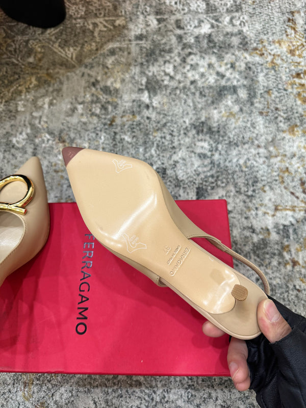 Ferragamo Maxi Gancini Slingback 7.5cm Beige Cowhide