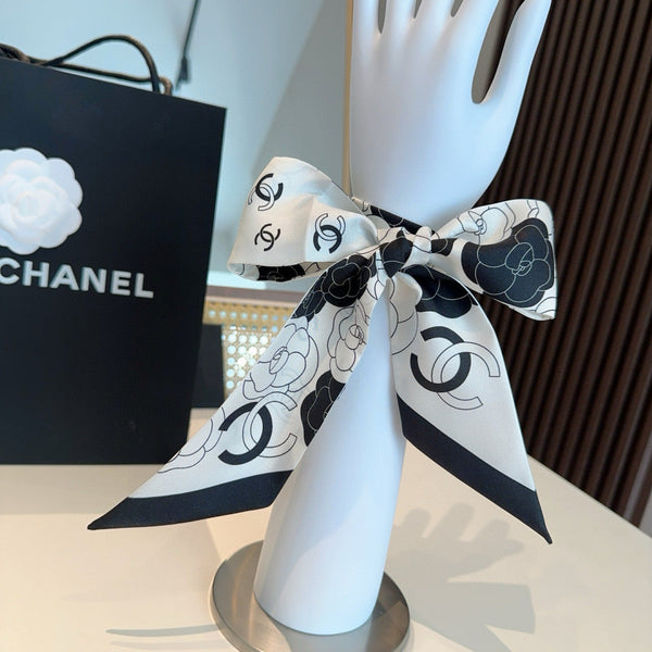 CC Twilly Mini Scarf 120cm White Black Mulberry Silk 953291