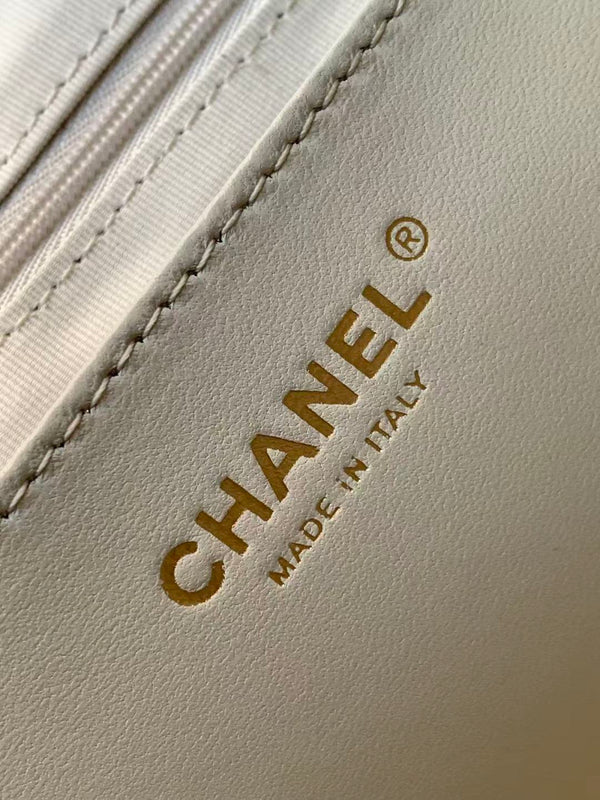 Chanel 2026 Hippie Hobo Bag 35cm White Calfskin 326214