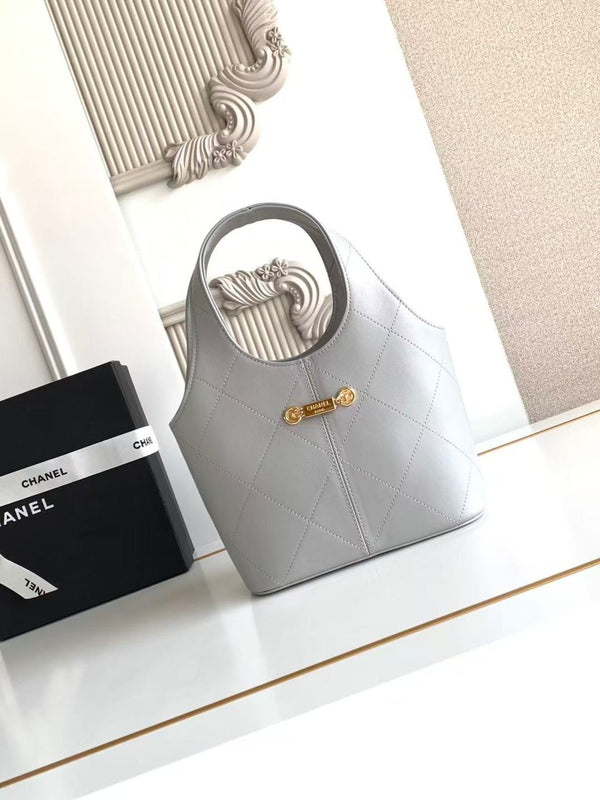 CC 2026 Basket Hobo Bag 27.5cm Gray Calfskin