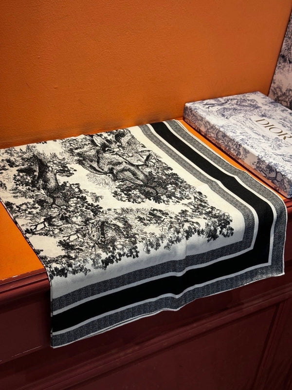 CD 26s Scarf 140cm Silk & Cashmere 300235