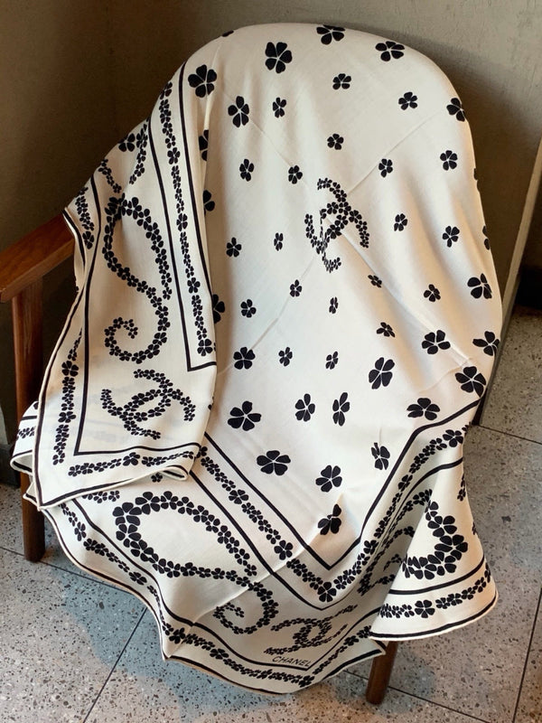CC 26s Scarf 140 In Cashmere Silk 309370