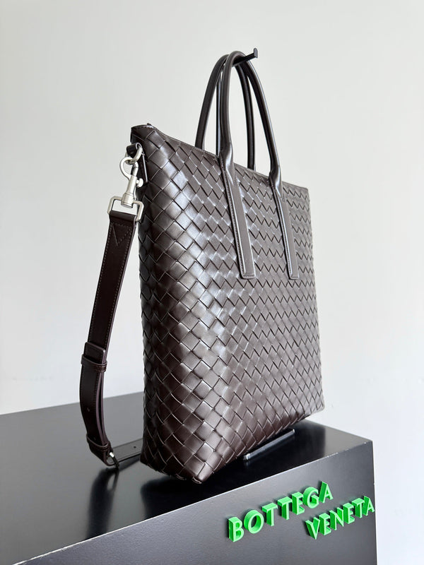 BV 25 Zipped North-South Tote 33.5cm Fondant Intrecciato Leather