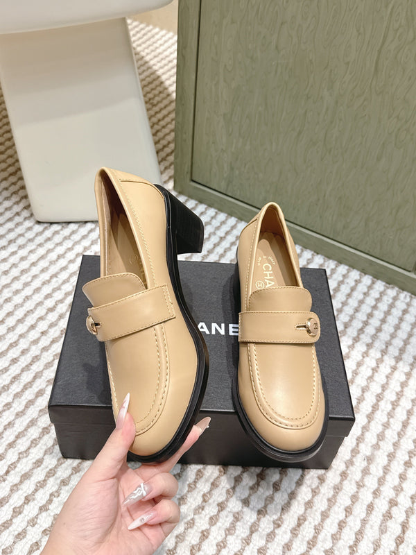 CC 26SS Loafers 6cm Beige Cowhide 653496