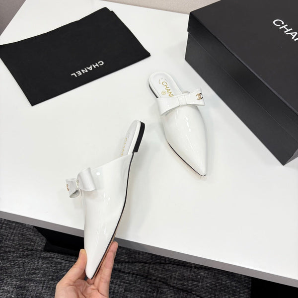 CC 25 Point-Toe Flat Mule White Patent Calfskin 352473