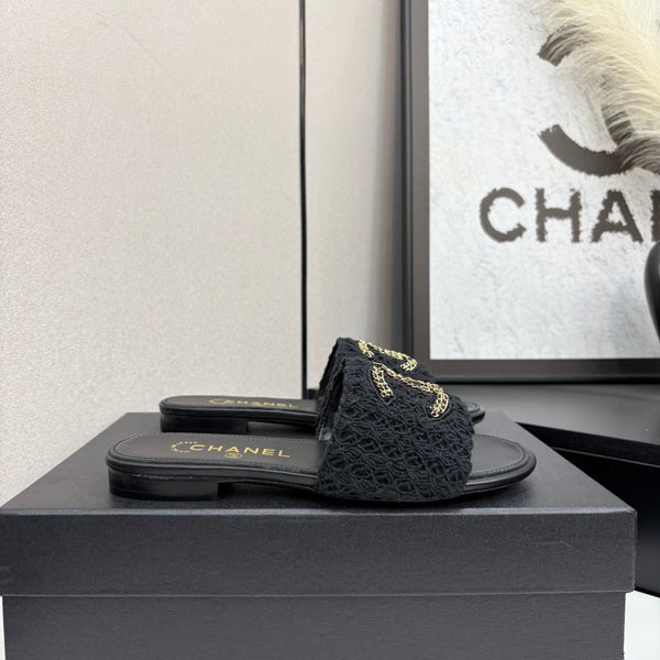 CC 25 Doubble Chain Embroidered Slippers Black Fabric 352495