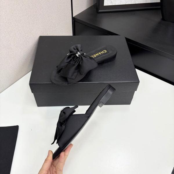 CC 25 Big Bow Mule Black Satin And Sheepskin 368866