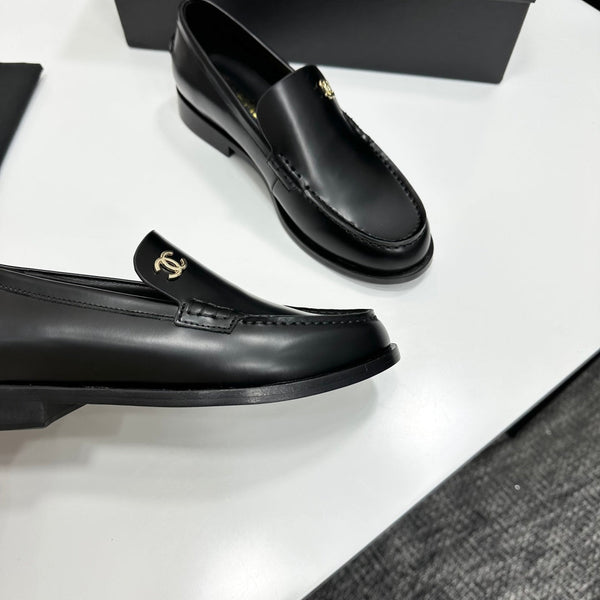 CC SS 2026 Pre Loafer Black Calfskin 630471